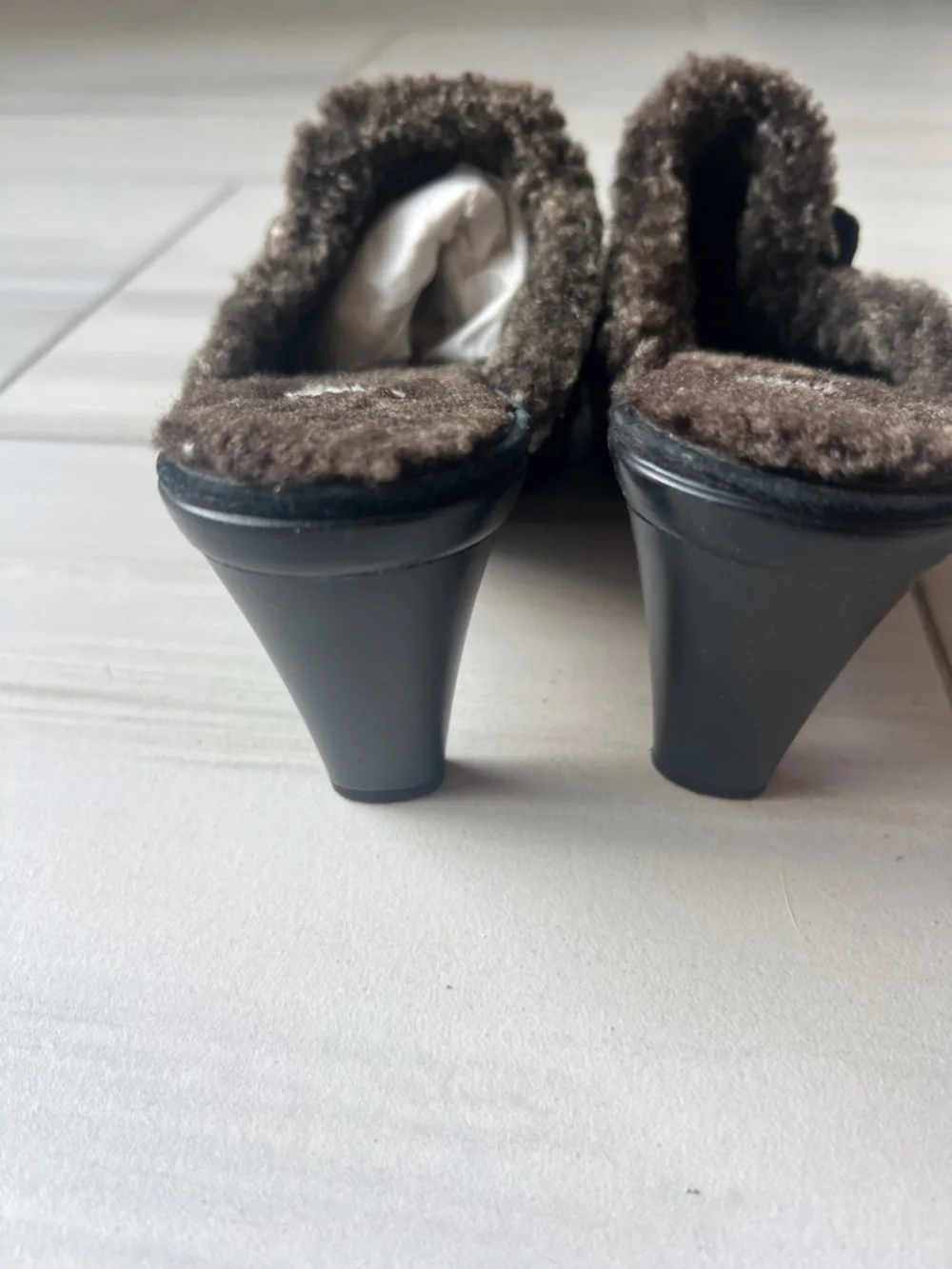 Stuart Weitzman Black Suede Shearling-Trim Slip-On Mules - Picture 4 of 8